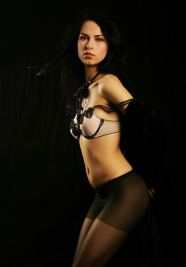 Олеся, 23 года, 0 размер груди